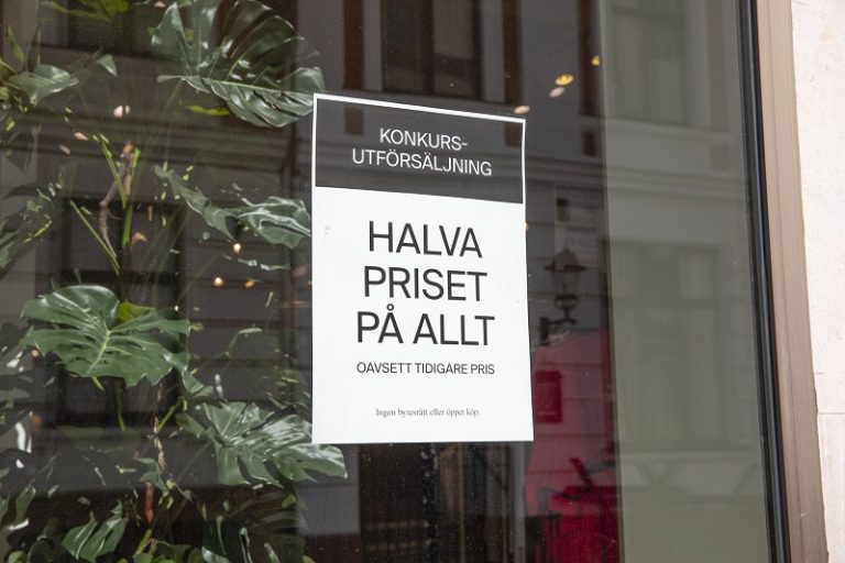 Sverige følger dansk model og giver firmaer støtte til faste omkostninger ud fra tabt omsætning