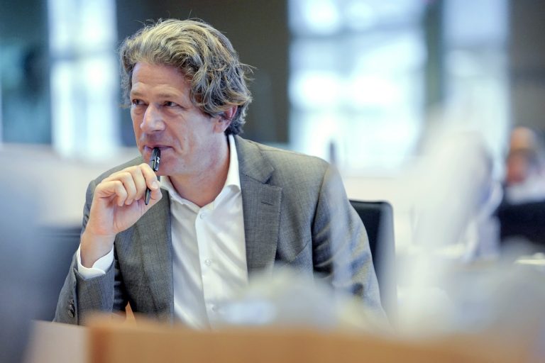 Interview med skatteudvalgsformand: Vi kan ikke lade skattely i EU fortsætte