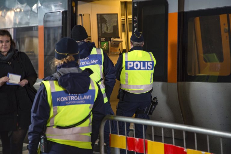 Sverige lukker grænsen til Danmark ved midnat – arbejspendlere får lov til at krydse Øresund men ikke transitrejsende til og fra Bornholm