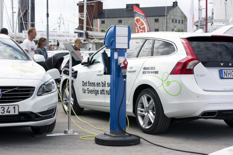 Volvo stiller helt om til elbiler