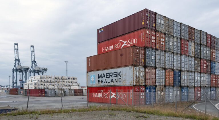 Danmarks største havn i Aarhus under pres – containere hober sig op i venten på levering
