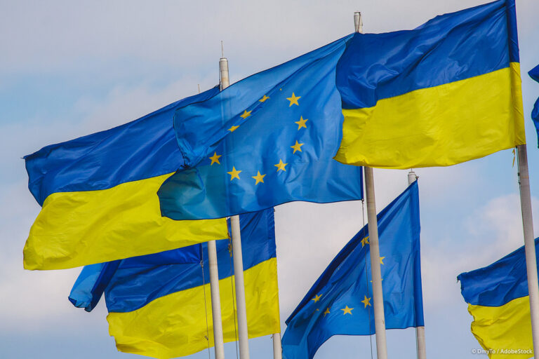 Invasionen af Ukraine: Parlamentet ønsker en strengere reaktion over for Rusland