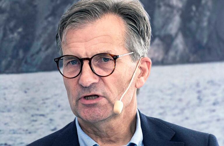 Riksbankchef: Uheldig at vende tilbage til fast valutakurs i Sverige