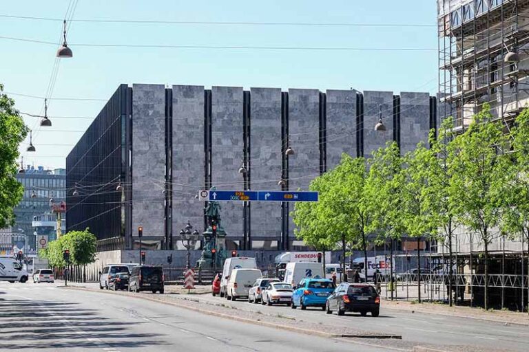 Nationalbanken advarer om, at svensk frasalg af danske ejendomsporteføljer kan føre til prisfald i Danmark
