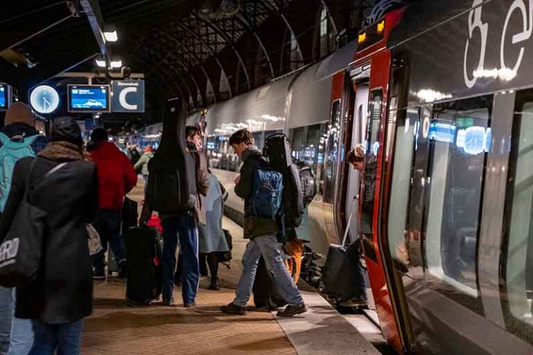 Svenskernes pendling til Danmark er steget med fem procent i år
